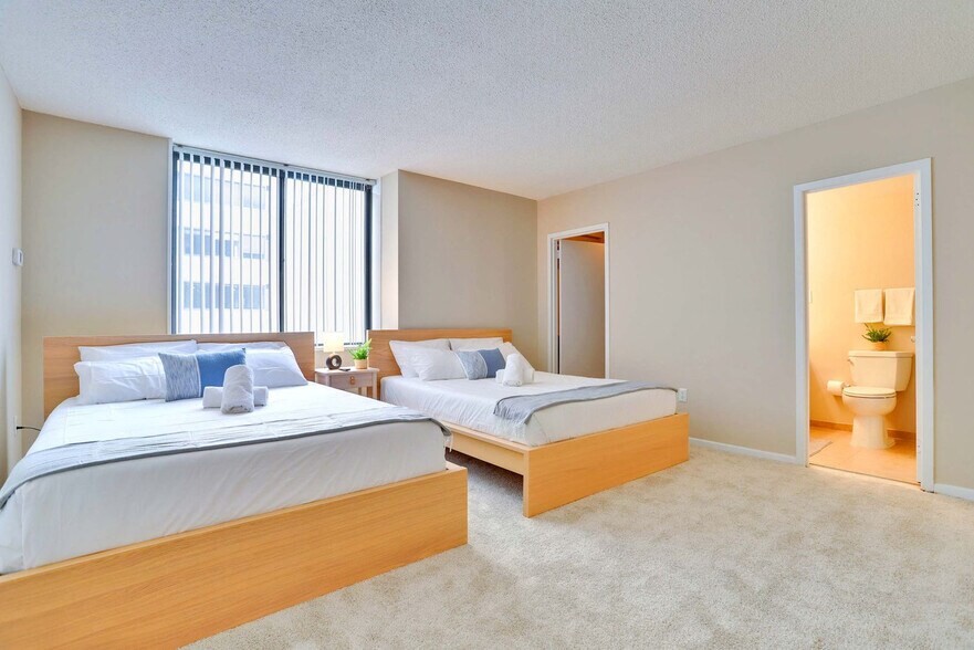 Building Photo - 1201 S Bell St