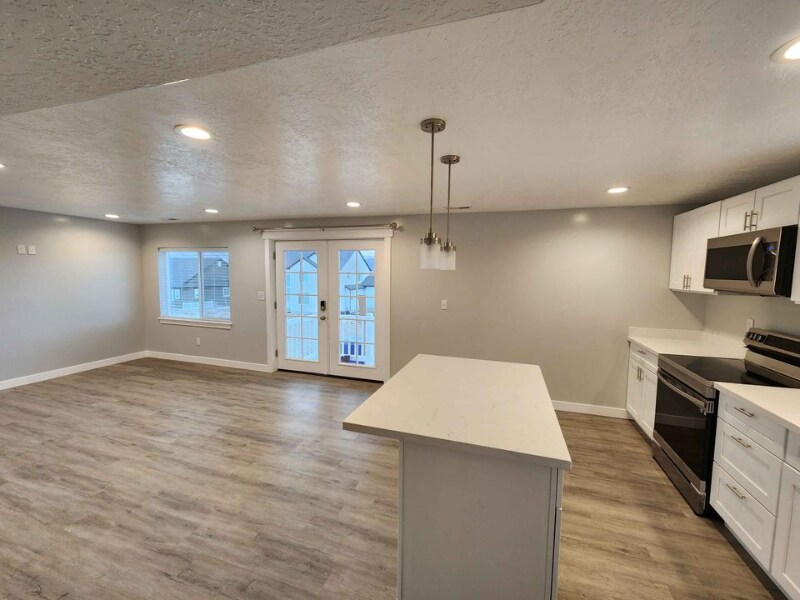 Building Photo - 439 N Hl Vw Dr