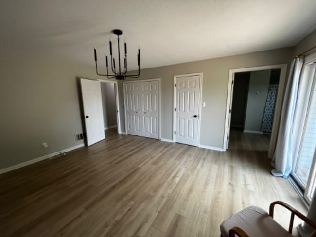 Building Photo - 3905 Carriage Hill Dr