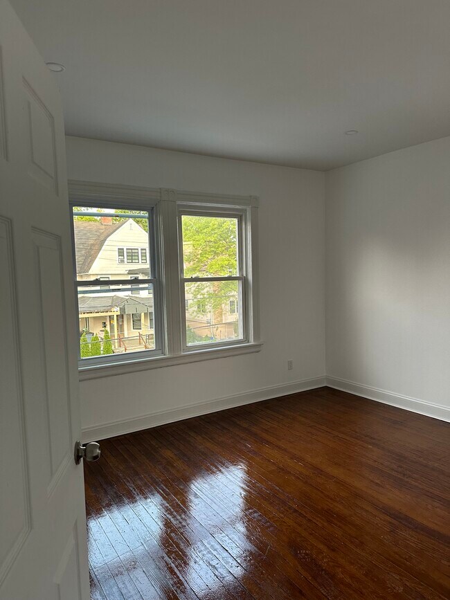 Building Photo - 274 Summit Ave