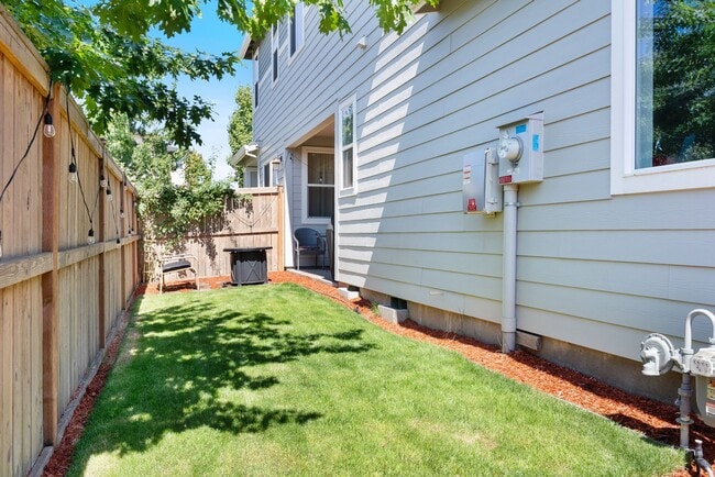 Building Photo - Beautiful 3-Bed, 3-Bath Home in Reeds Cros...