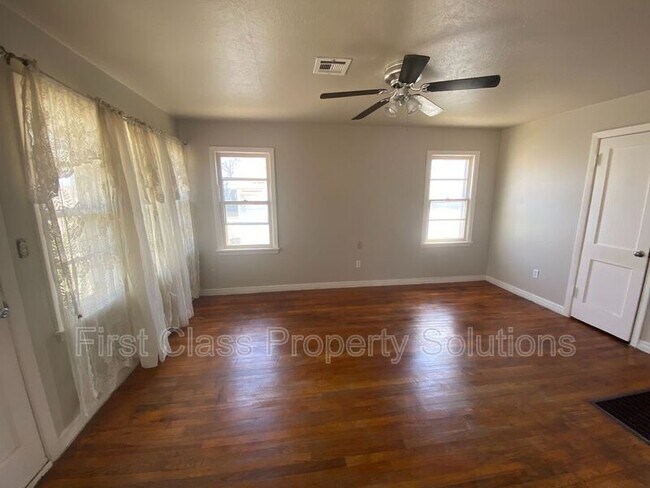 Building Photo - 7108 NW 44th St