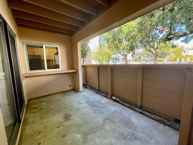 Building Photo - 1 Bed/1 Bath Condo With Bonus Room