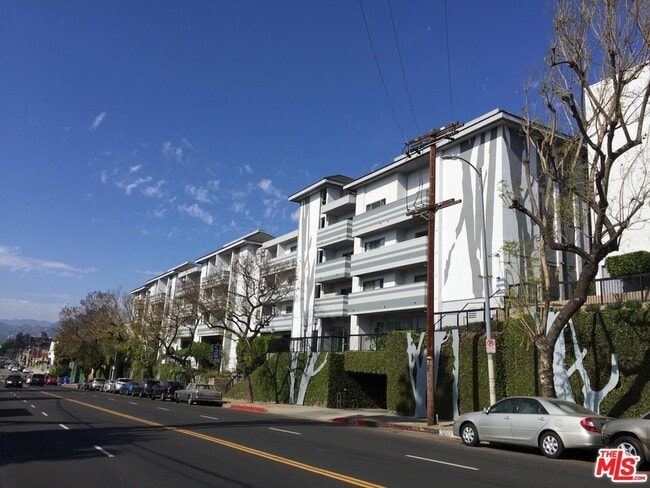 Building Photo - 160 S Virgil Ave