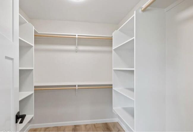 Building Photo - 323 Ashbrook Dr
