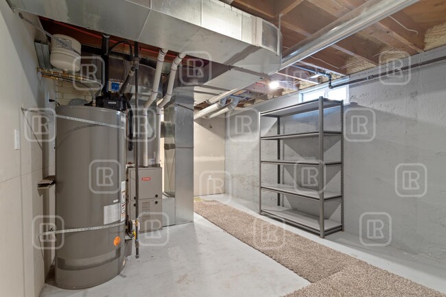 Building Photo - 414 W 29th Ave