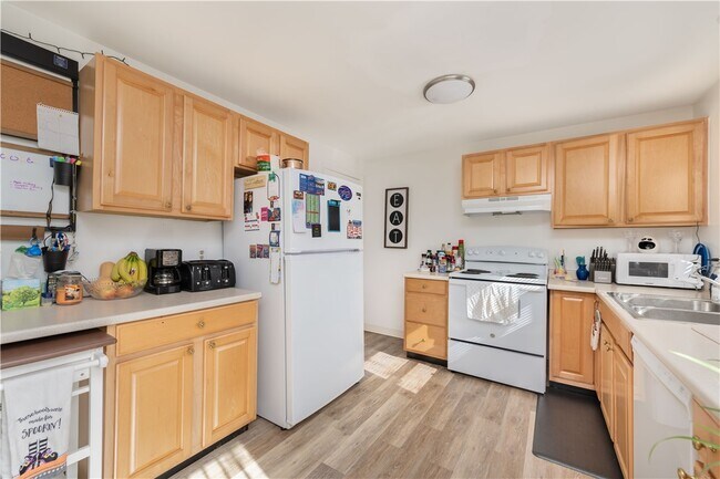 Building Photo - 87 Moxon Dr