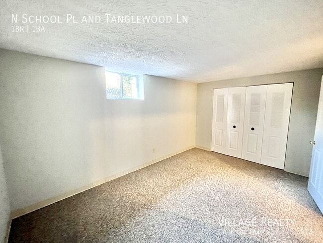 Building Photo - 323 N School Pl