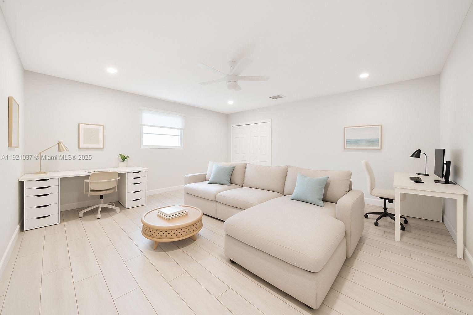 Building Photo - 341 Island Dr