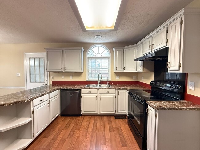 Building Photo - 928 Heatherstone Dr