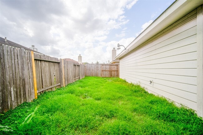 Building Photo - 17219 Lilac Vale Ct