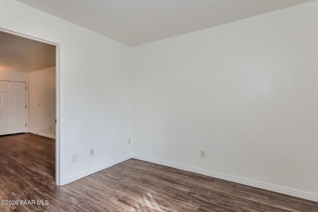 Building Photo - 770 N Dodge Blvd