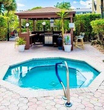 Building Photo - 5300 NE 24th Terrace