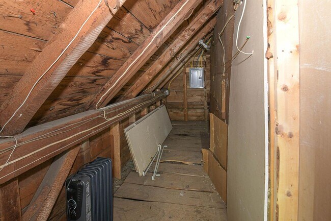 Building Photo - 24 Pleasant St