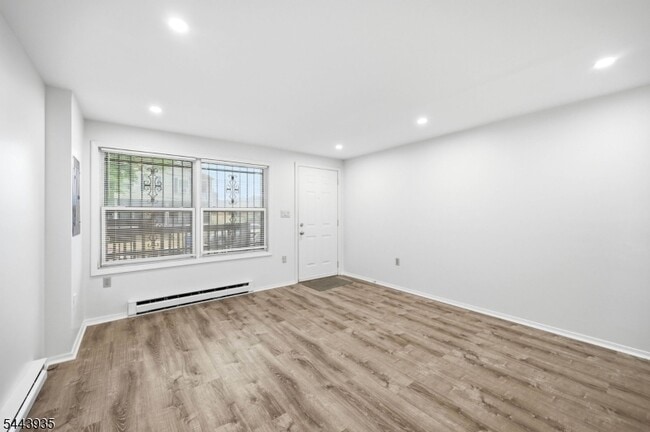 Building Photo - 21 N 13th St