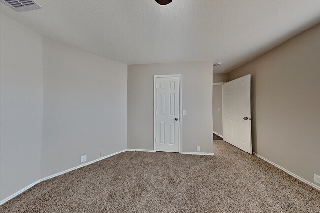 Building Photo - 19923 Juniper Berry Dr