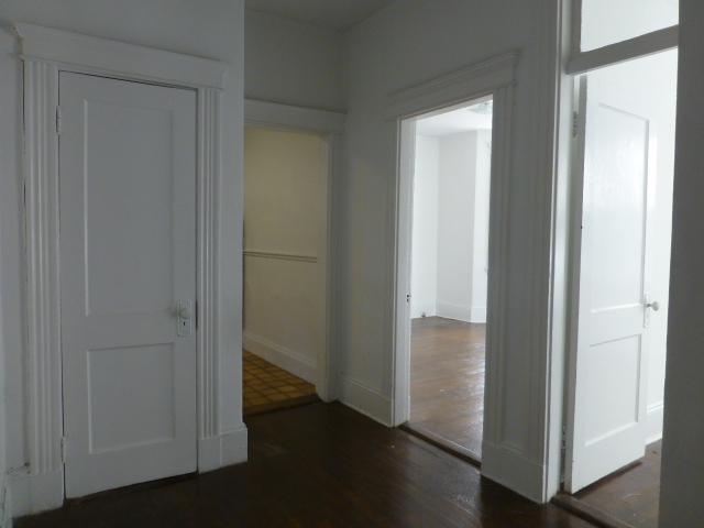 Building Photo - 120 Warren St