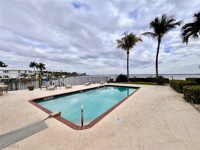 Building Photo - 4015 SE 20th Pl