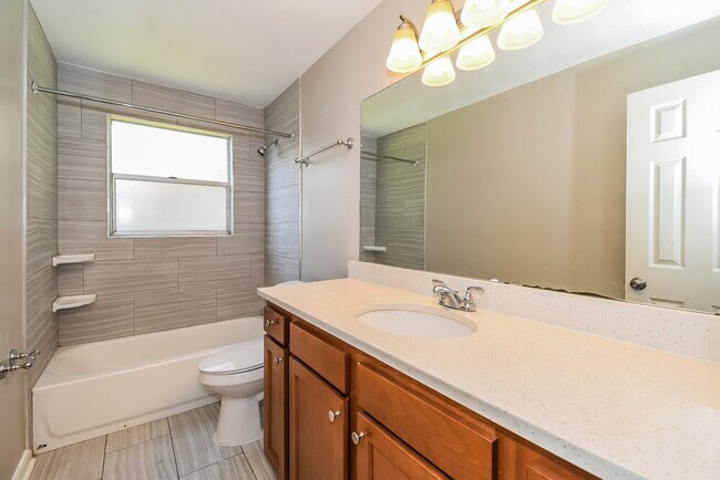 Building Photo - 2621 Grafton Dr