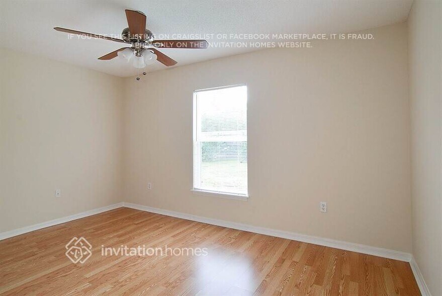 Building Photo - 420 NW Byron St