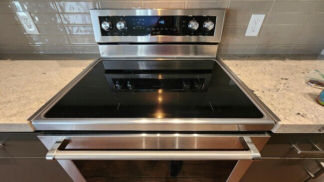 Building Photo - 12831 S 45th St