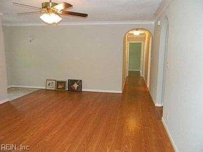 Building Photo - 2233 Paris St