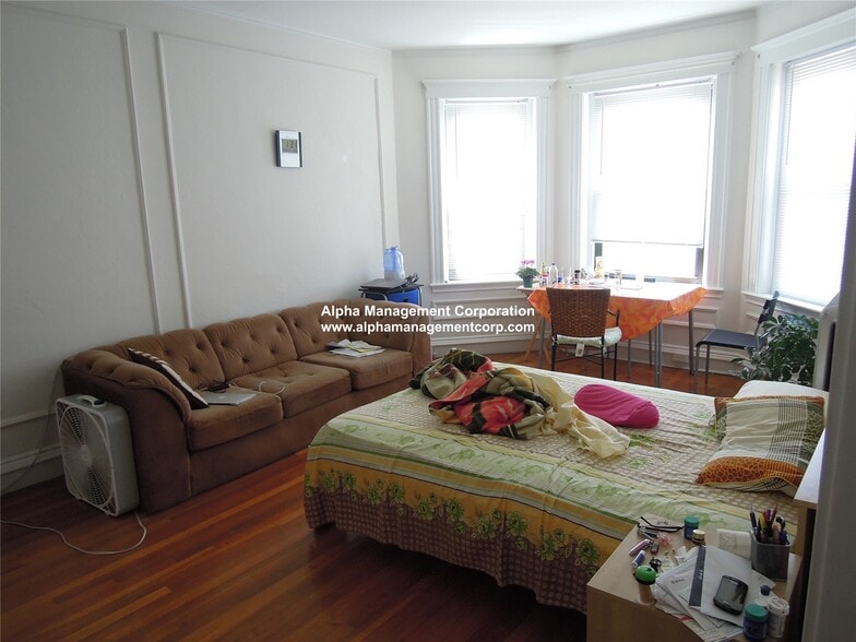 Building Photo - 17-19 Washington St. Unit 401