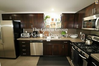 Building Photo - 765 NE Adwick Dr