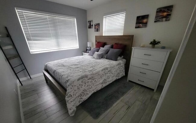 Building Photo - 136 Akron St