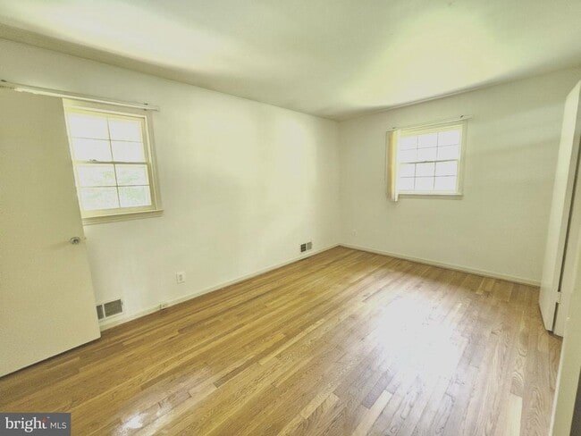 Building Photo - 5683 Ravenel Ln