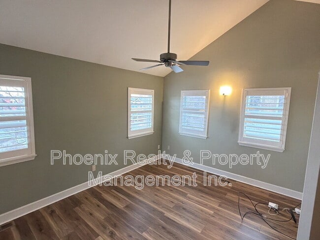 Building Photo - 454 N Finch Ave