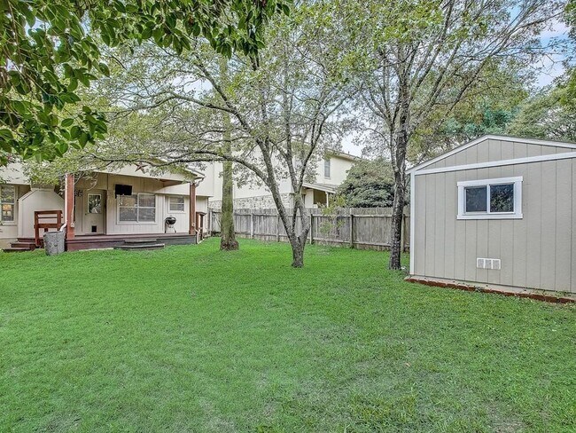 Building Photo - 7506 Montaque Dr