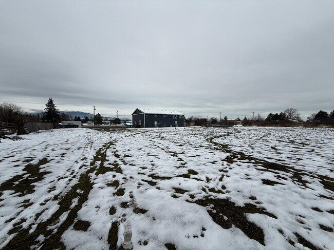 Building Photo - 24211 E Wellesley Ave