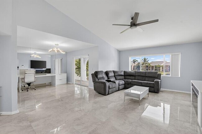 Building Photo - 13770 Oneida Dr