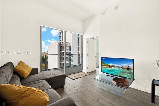 Building Photo - 1600 SW 1st Ave