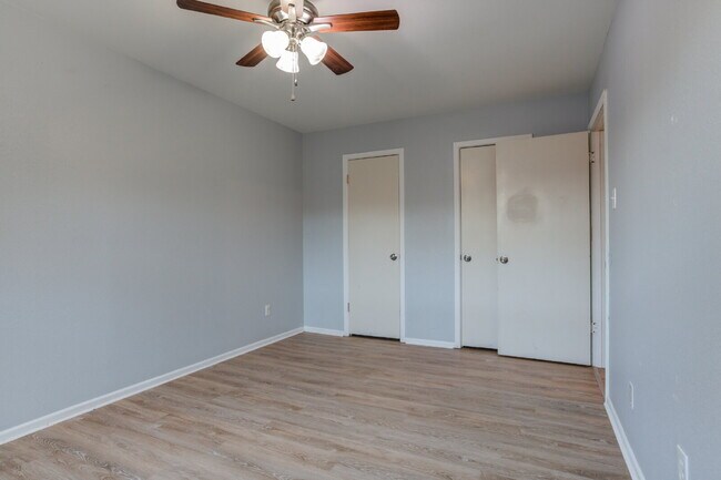 Building Photo - 4 Bed 3 Bath Pre-lease in Central Lubbock!!!
