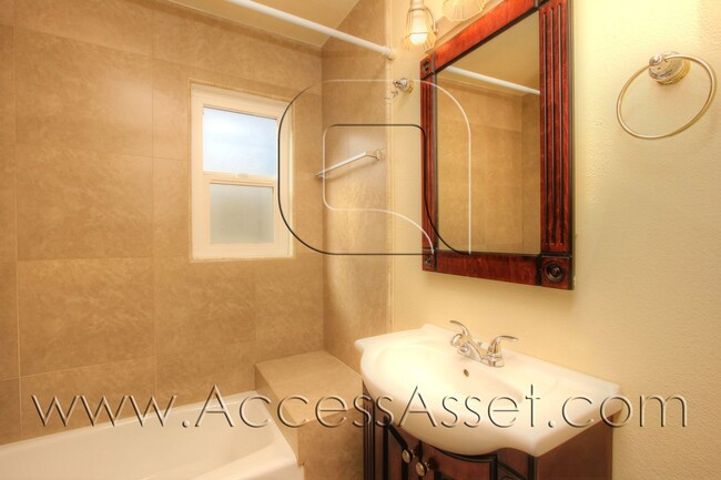 Building Photo - (*) Ave. La Fonda 78660