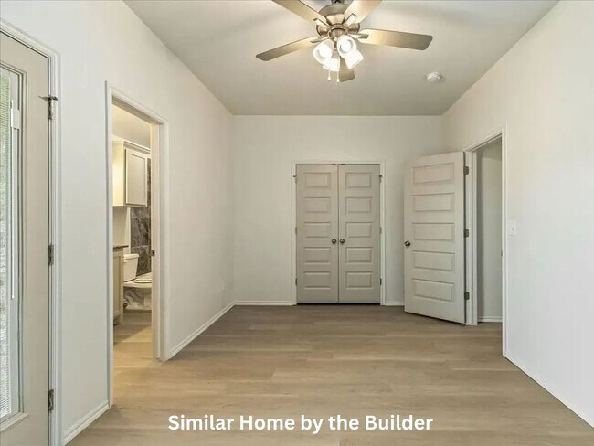 Building Photo - Move-In Ready 2-Bed Home | Garage + Pet Friendly