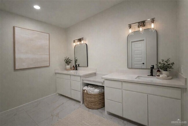 Building Photo - 16 La Laguna Rd