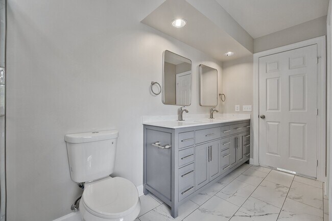 Building Photo - 4287 Exeter Dr