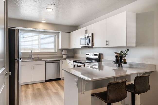 Building Photo - 2 Bed 1 Bath in Springville!!