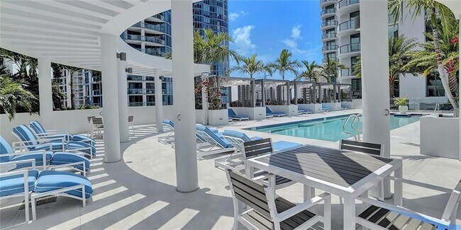 Building Photo - 100 E Las Olas Blvd