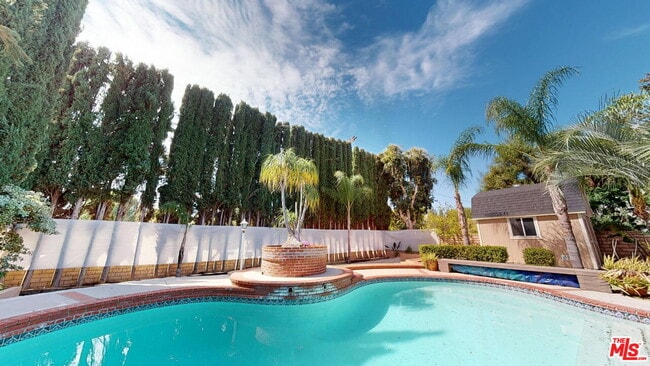 Building Photo - 7814 Woodhall Ave