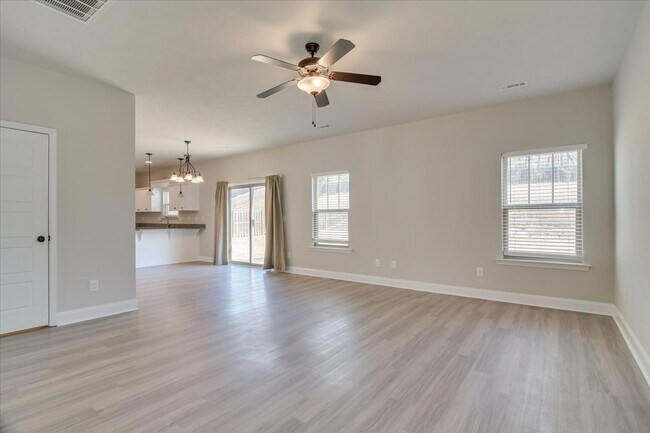 Building Photo - 4 bedroom, 2.5 bathroom in Harlem, GA