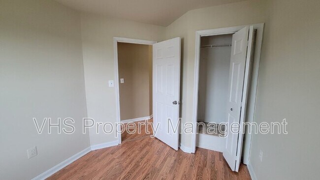 Building Photo - 553 Highland Towne Ln