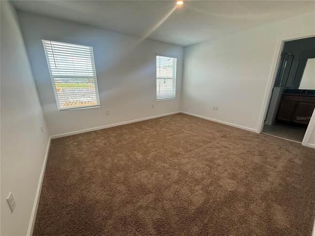 Building Photo - 9828 Walkway Dr