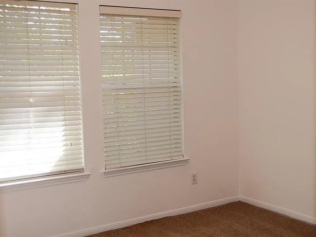 Building Photo - 63 Scarlet Woods Ct