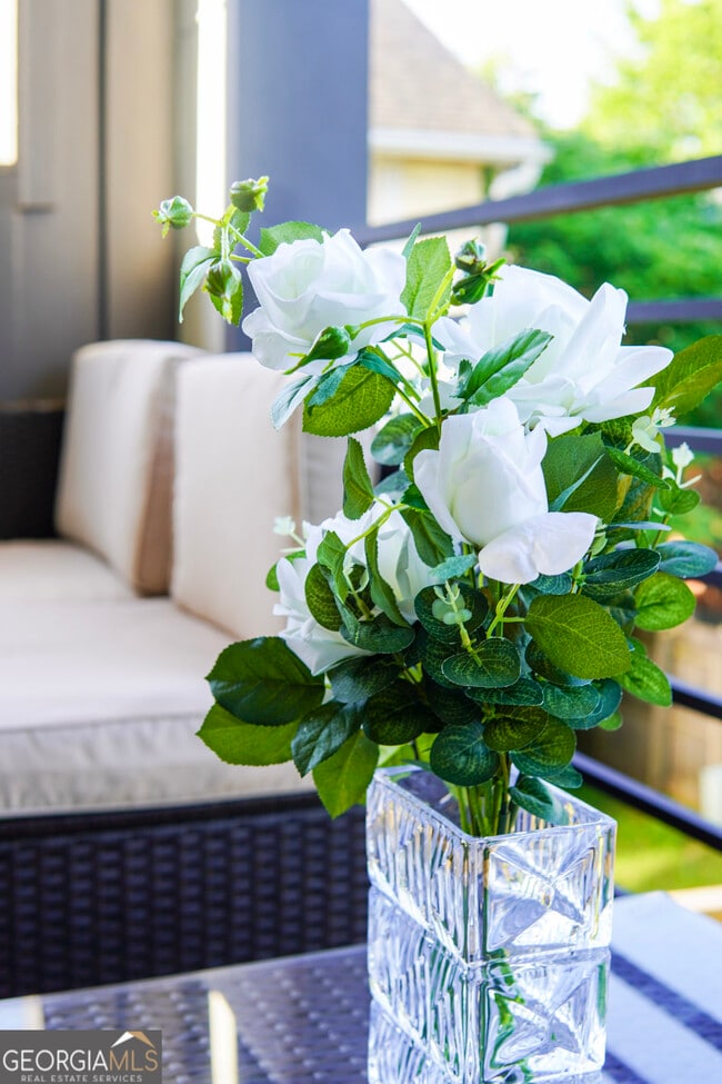 Building Photo - 68 Boulevard SE