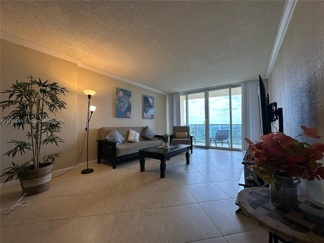 Building Photo - 2501 S Ocean Dr