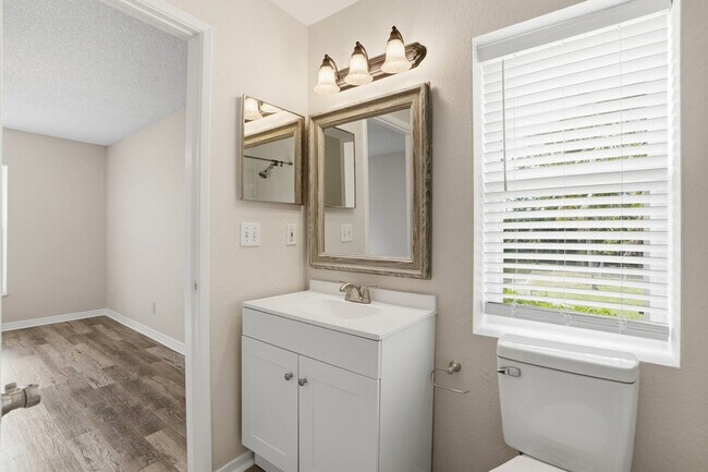 Building Photo - 8215 Ibis Club Dr